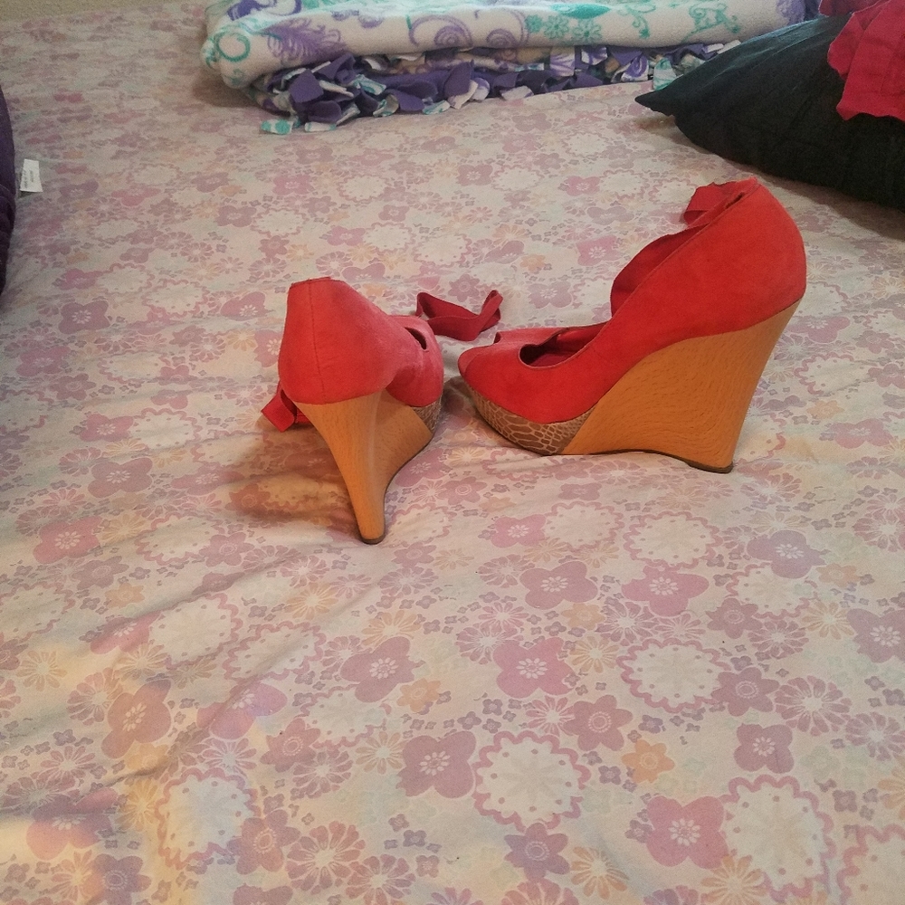 Burnt orange peep toe Jennifer Lopez wedges - Picture 2 of 3